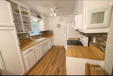 Charming Alta Sierra cabin with breathtaking tree and mountain - photo 10