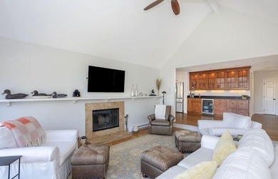 Waterfront living on Almy Pond, just moments from Bailey's Beach - photo 10