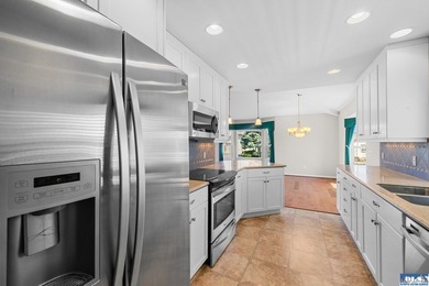 Welcome home to this beautifully maintained 3 bedroom, 2 bath - photo 17