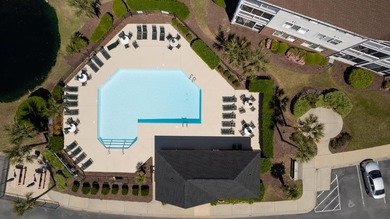 Welcome to luxury living overlooking the picturesque greens of - photo 32