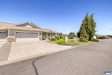 Welcome home to this beautifully maintained 3 bedroom, 2 bath - photo 45