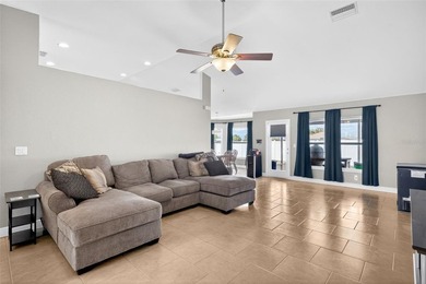 This spacious 4-bedroom, 2 full bath all-electric home is - photo 6