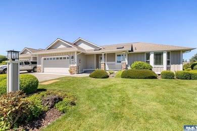 Welcome home to this beautifully maintained 3 bedroom, 2 bath - photo 47