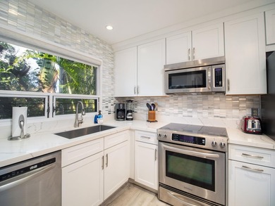Relax and Enjoy Ultimate Privacy! Enter your new Wailea place of - photo 7