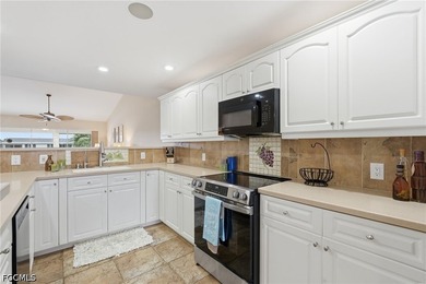 Experience the ultimate Cape Coral waterfront lifestyle at this - photo 11