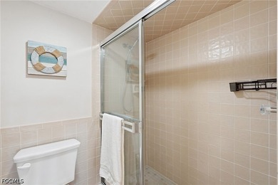 Experience the ultimate Cape Coral waterfront lifestyle at this - photo 21
