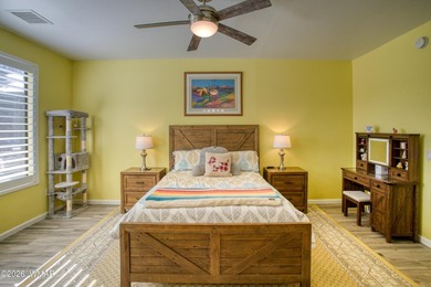 Beautifully Updated 2-Bedroom, 2-Bathroom Single-Level Home on a - photo 24