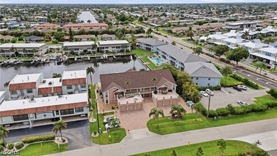 Experience the ultimate Cape Coral waterfront lifestyle at this - photo 38