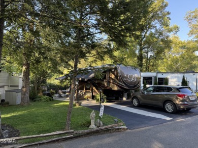 (private lake, pond, creek) Lot For Sale in Gatlinburg Tennessee