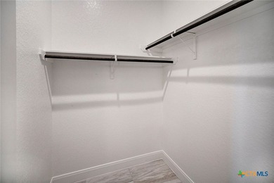 Discover the perfect blend of space, comfort, and style in this - photo 9