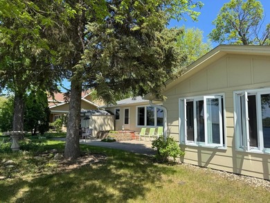 Enjoy lakeside living in this charming 2-bedroom, 2-bath home - photo 5