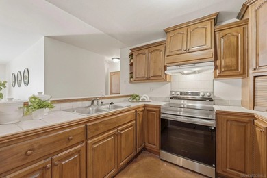 Welcome to this beautifully refreshed ground floor retreat in - photo 4