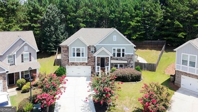 Welcome home to this like-new split-level beauty nestled on a - photo 2