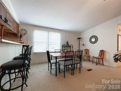 Welcome to your own private lakeside retreat! This stunning - photo 12