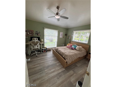 Welcome to this 3 bedroom, 2 1/2 bathroom plus den Fort Myers - photo 13