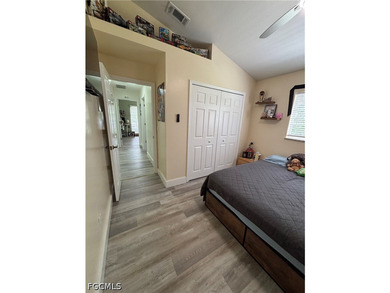 Welcome to this 3 bedroom, 2 1/2 bathroom plus den Fort Myers - photo 18