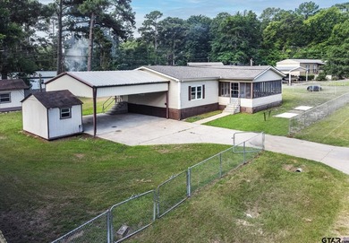 Lake Palestine Getaway - Affordable Lake Living at Its Best! - photo 1
