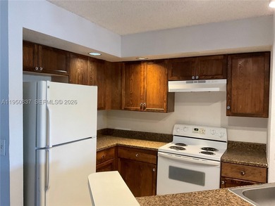 Amazing unit 1/1 in first floor. Apartment is freshly painted - photo 22