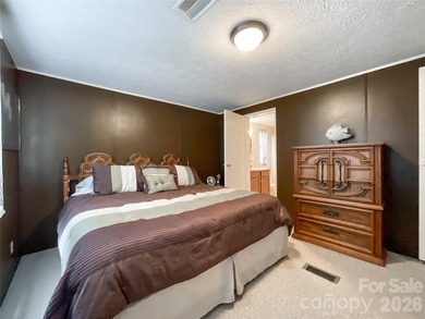 Welcome to your own private lakeside retreat! This stunning - photo 24
