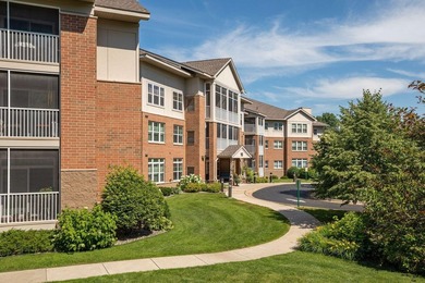Welcome to effortless 55+ living in this beautifully updated - photo 4