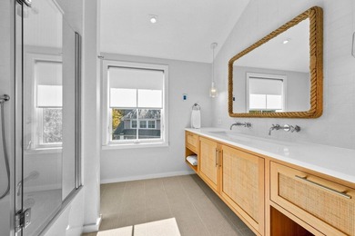 Nestled above the shimmering waters of Bassing Harbor, this - photo 25