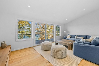Nestled above the shimmering waters of Bassing Harbor, this - photo 26