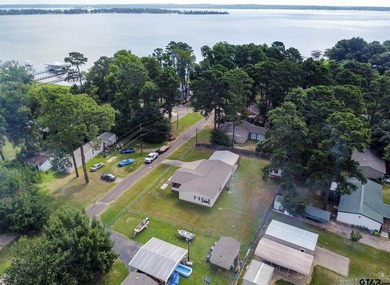 Lake Palestine Getaway - Affordable Lake Living at Its Best! - photo 8