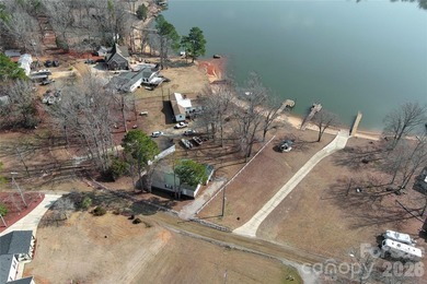 Welcome to your own private lakeside retreat! This stunning - photo 45