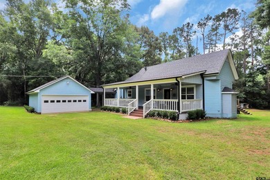 Beautifully renovated Lakehouse on Lake Jacksonville with 1,920 - photo 2