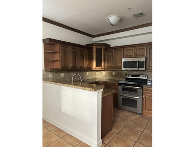Beautiful two stories condo-townhouse in Courtyards at Nautica - photo 4