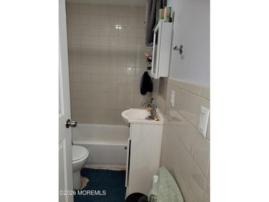Beautifully renovated and maintained 5-unit apartment building - photo 5