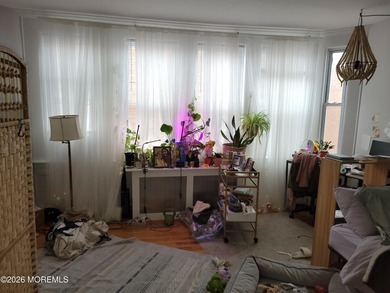 Beautifully renovated and maintained 5-unit apartment building - photo 6
