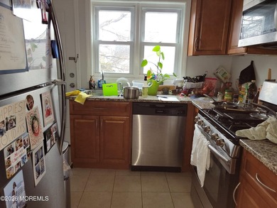 Beautifully renovated and maintained 5-unit apartment building - photo 8