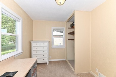 Charming 2BR, 1BA ranch in the heart of Muskego!Comfortable - photo 19