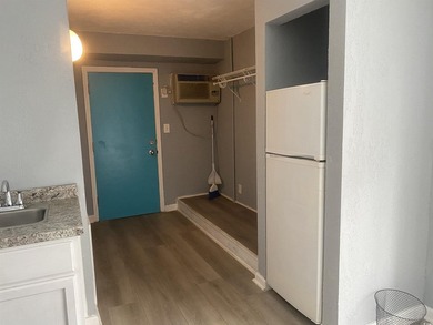 Beautiful condo on located on the top floor of the Wave Rider - photo 5