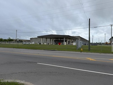 Rare investment opportunity directly across from the north - photo 16