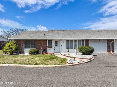 Welcome to this lakefront Regency model in the gated 55+ - photo 2