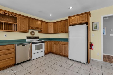 Welcome to this lakefront Regency model in the gated 55+ - photo 6