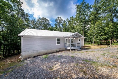 Lakefront Retreat - Modern 3 Bed, 2 Bath Home Built in 2022 - photo 2