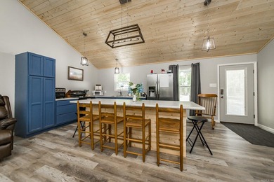 Lakefront Retreat - Modern 3 Bed, 2 Bath Home Built in 2022 - photo 5
