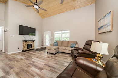 Lakefront Retreat - Modern 3 Bed, 2 Bath Home Built in 2022 - photo 6