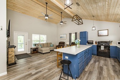 Lakefront Retreat - Modern 3 Bed, 2 Bath Home Built in 2022 - photo 9