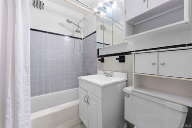 Welcome to 15 Canterbury, C11, a beautiful and well-maintained - photo 9