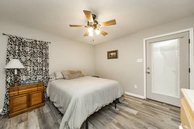 Lakefront Retreat - Modern 3 Bed, 2 Bath Home Built in 2022 - photo 10