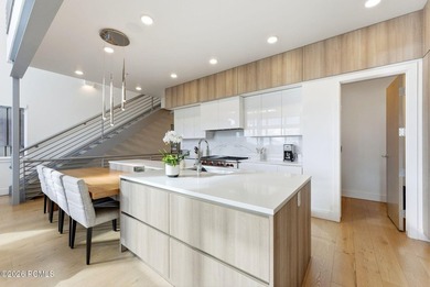 Apex 1901 is a 4-bedroom, 5-bathroom townhome offering 3,191 - photo 12