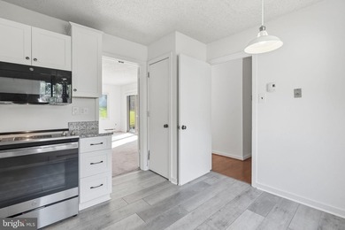 *** Open House Cancelled***Welcome to 101 Ashton Way, a rare - photo 15