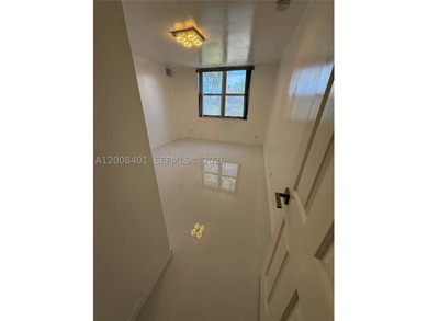 Fully remodeled. Low HOA. Everything is brand new! Brand new - photo 8