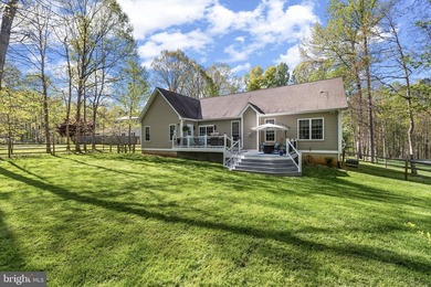 Discover the lake lifestyle at this stunning water-access home - photo 37