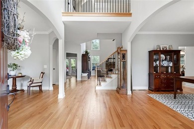 CUSTOM-BUILT LAKE LANIER ESCAPE. Over ONE acre! Permitted Swim - photo 4