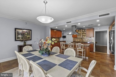 This gorgeous 2-bedroom and den, 2 full and one-half bath - photo 5